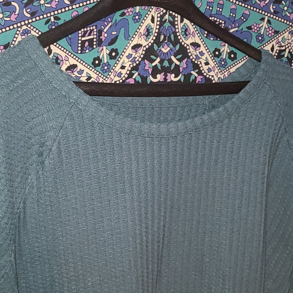 Blue Sweater - Picture 3 of 3